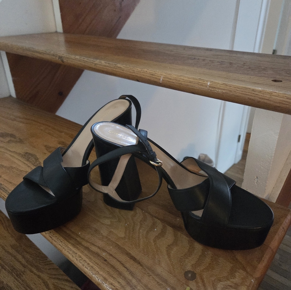 Gianvito Rossi Sheridan Platform Black Leather Strappy Sandal Size 42